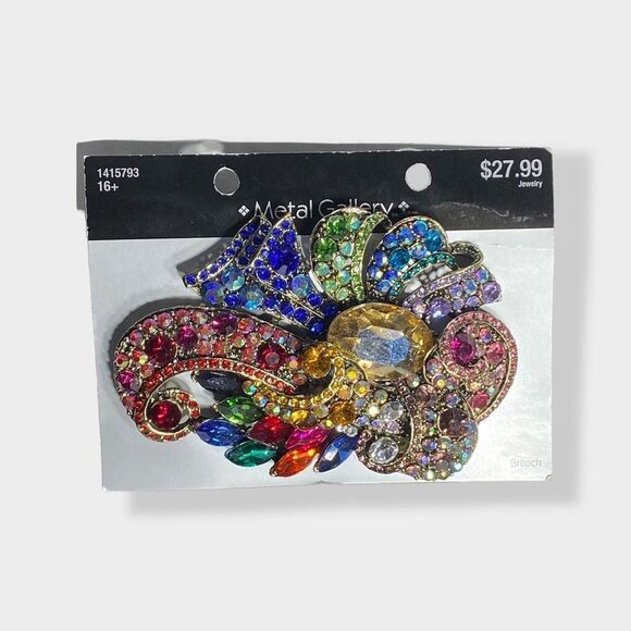 Metal Gallery Rhinestone Brooch - Picture 4 of 5